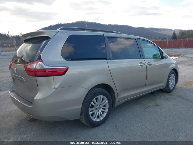 Toyota Sienna Xle 8 Passenger 2015 5TDYK3DC1FS561154 Image 4