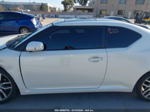JTKJF5C76GJ023806 Scion TC