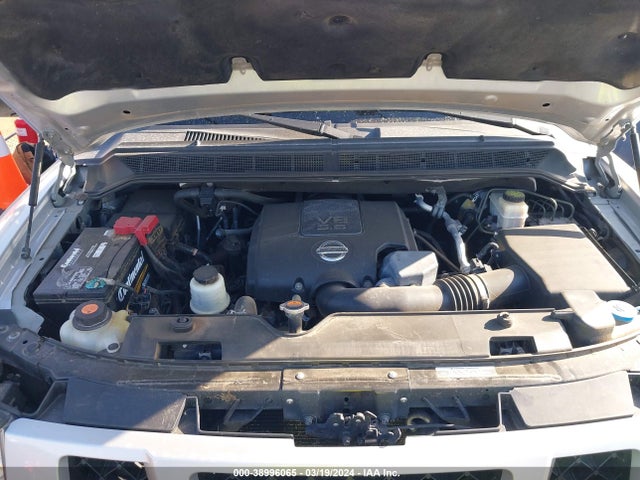 Nissan ARMADA SV 2014 5N1BA0NC1EN604834 Image 10