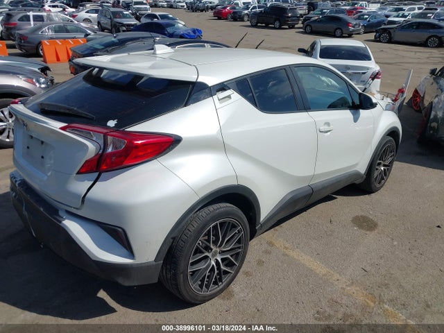 Toyota C-HR LE 2019 JTNKHMBX5K1028307 Image 4