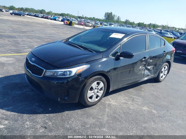 KIA FORTE LX 2018 3KPFK4A76JE212871 Image 2