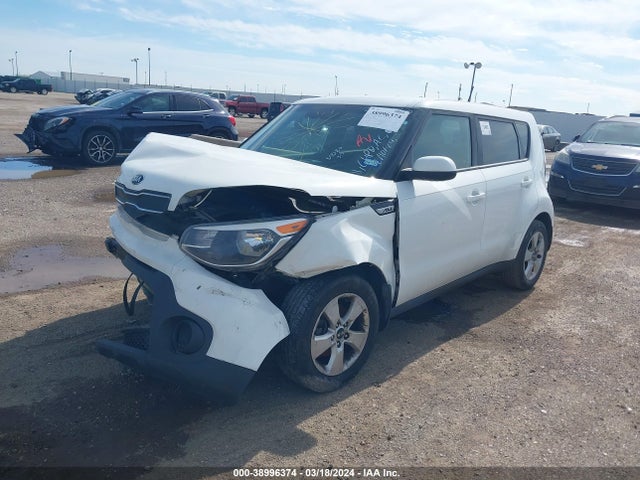 KIA Soul 2018 KNDJN2A29J7893988 Image 2