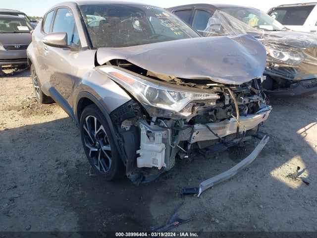 Toyota C-HR XLE 2019 NMTKHMBX9KR086359 Image 18