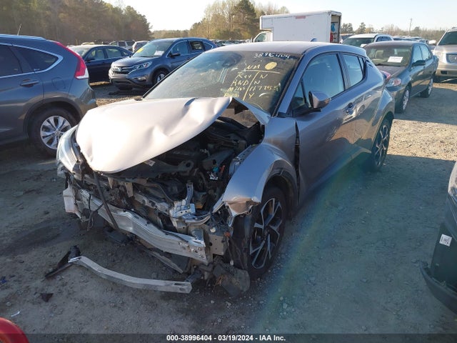 Toyota C-HR XLE 2019 NMTKHMBX9KR086359 Image 2