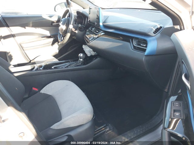 Toyota C-HR XLE 2019 NMTKHMBX9KR086359 Image 5