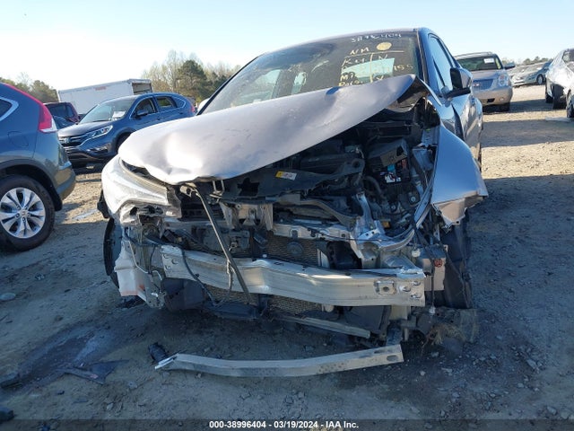 Toyota C-HR XLE 2019 NMTKHMBX9KR086359 Image 6