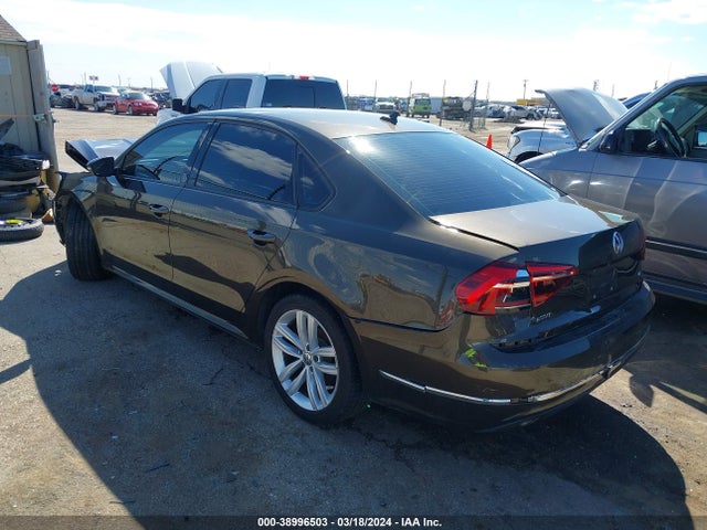 1VWLA7A36KC011899 Volkswagen Passat 2.0t Wolfsburg Edition