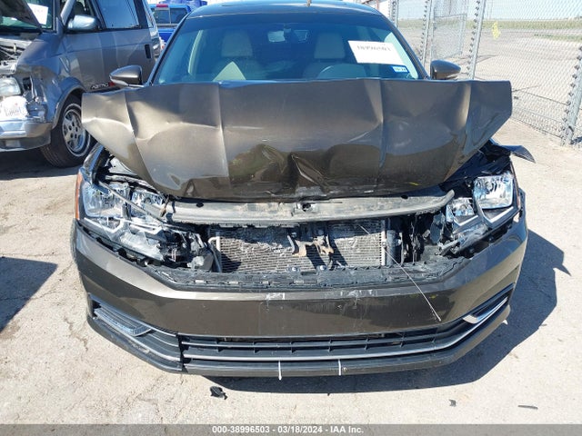 1VWLA7A36KC011899 Volkswagen Passat 2.0t Wolfsburg Edition