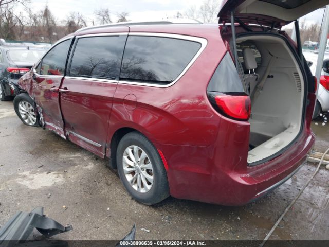 2C4RC1BG8JR149570 Chrysler Pacifica Touring L
