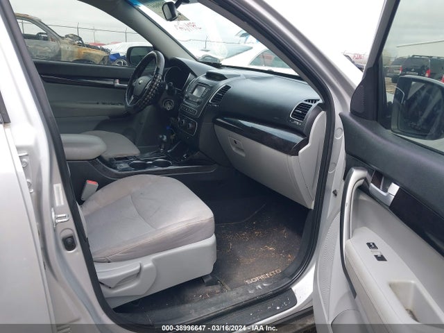 KIA SORENTO LX 2015 5XYKT3A69FG580520 Image 5