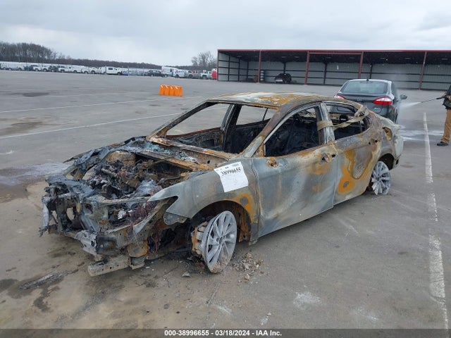 Toyota CAMRY LE 2022 4T1C11AK7NU680359 Image 2