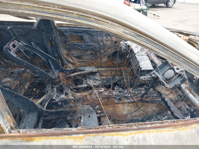 Toyota CAMRY LE 2022 4T1C11AK7NU680359 Image 5