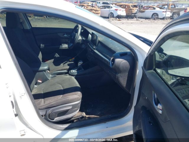 3KPF24AD8KE059448 KIA Forte Lxs