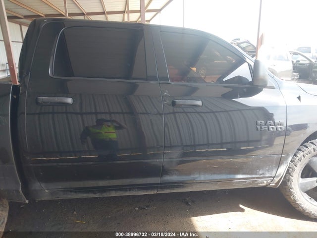 RAM 1500 Express  4x4 5'7 Box 2018 1C6RR7KG1JS293601 Image 13