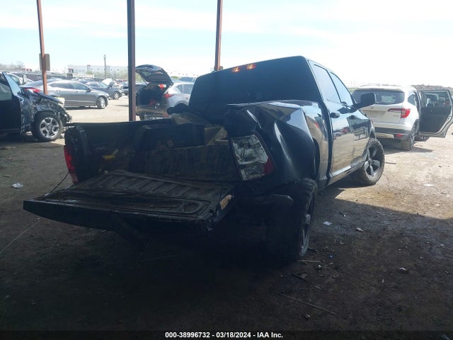 RAM 1500 Express  4x4 5'7 Box 2018 1C6RR7KG1JS293601 Image 4
