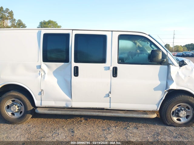 Chevrolet Express 2500 Work Van 2018 1GCWGAFG9J1910094 Image 18