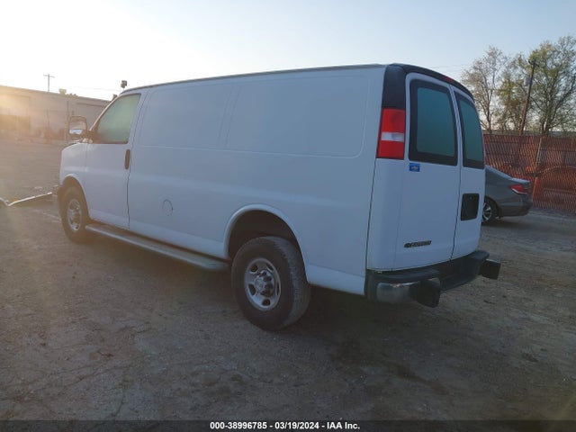 Chevrolet Express 2500 Work Van 2018 1GCWGAFG9J1910094 Image 3