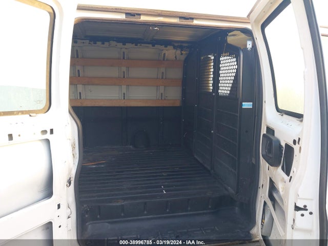 Chevrolet Express 2500 Work Van 2018 1GCWGAFG9J1910094 Image 8