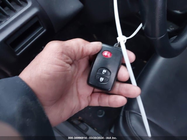 Toyota Prius V Four 2015 JTDZN3EU3FJ035267 Image 11