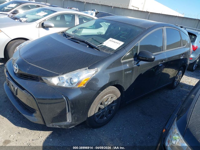 Toyota Prius V Four 2015 JTDZN3EU3FJ035267 Image 2