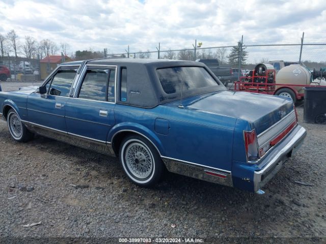 1988 LINCOLN TOWN CAR 1LNBM82F3JY821413 Photo 2