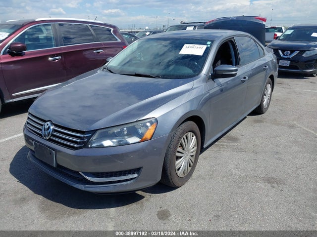 1VWAT7A32EC106210 Volkswagen Passat 1.8t S