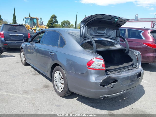 1VWAT7A32EC106210 Volkswagen Passat 1.8t S
