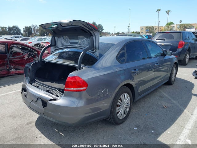 1VWAT7A32EC106210 Volkswagen Passat 1.8t S
