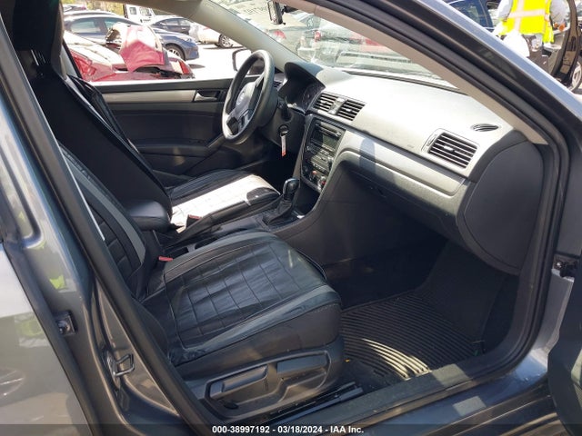 1VWAT7A32EC106210 Volkswagen Passat 1.8t S