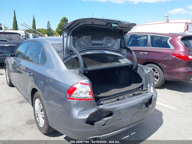 1VWAT7A32EC106210 Volkswagen Passat 1.8t S