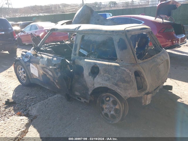 2002 MINI COOPER WMWRC334X2TE10286 Photo 2