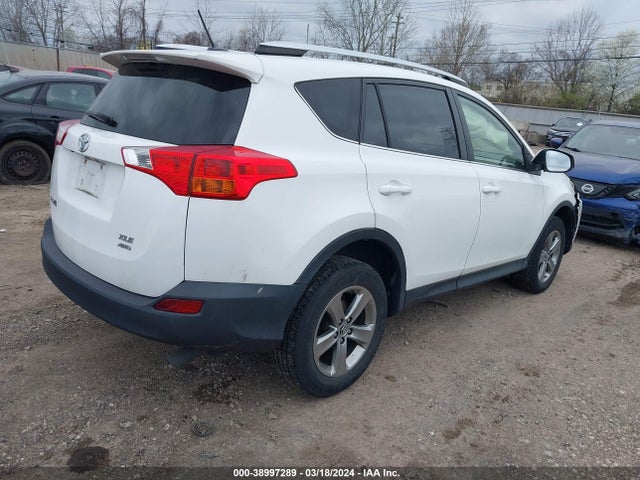 Toyota Rav4 Xle 2015 JTMRFREV9FD156294 Image 4