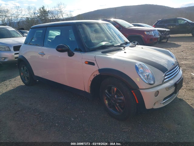 2006 MINI COOPER WMWRC33586TJ77617 Photo 5