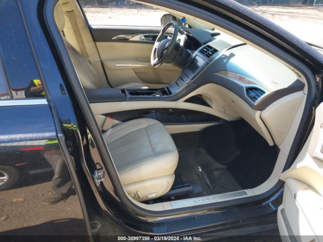 3LN6L2J98ER829895 Lincoln MKZ