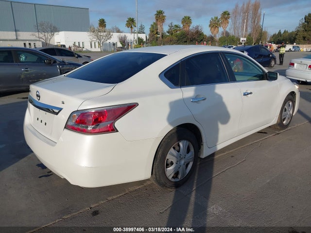 Nissan Altima 2.5 S 2015 1N4AL3AP7FC162665 Image 4