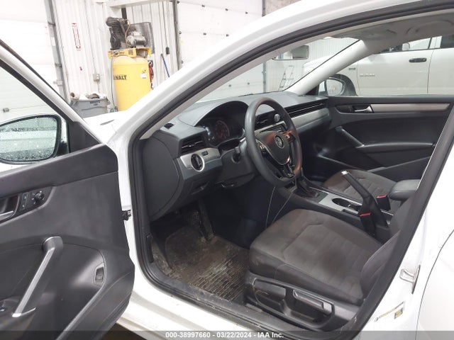 1VWAA7A31LC005159 Volkswagen Passat 2.0t S