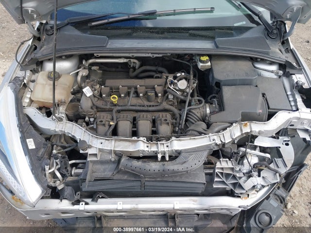 Ford FOCUS SE 2018 1FADP3F2XJL231405 Image 10