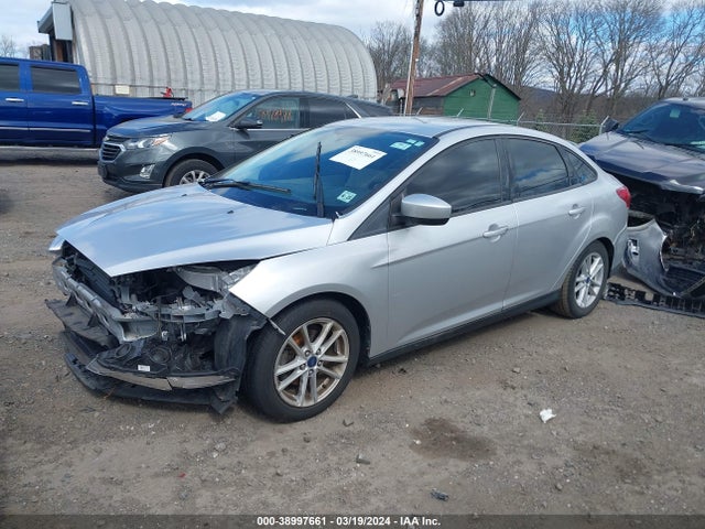 Ford FOCUS SE 2018 1FADP3F2XJL231405 Image 2