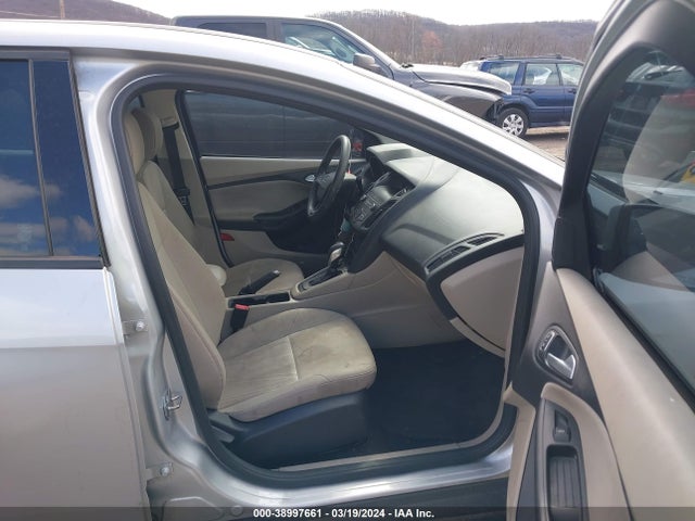 Ford FOCUS SE 2018 1FADP3F2XJL231405 Image 5