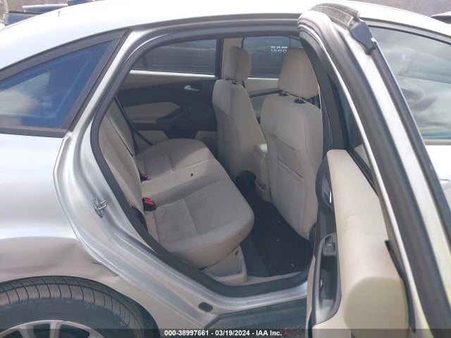 Ford FOCUS SE 2018 1FADP3F2XJL231405 Image 8