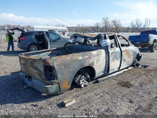 1C6RR7FT4KS519025 RAM 1500 Classic Tradesman Quad Cab 4x4 6'4 Box