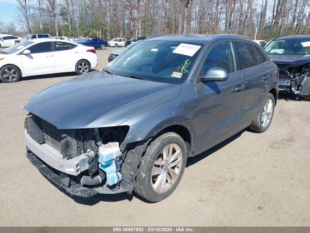 WA1ECCFS6HR006040 Audi Q3 2.0t Premium