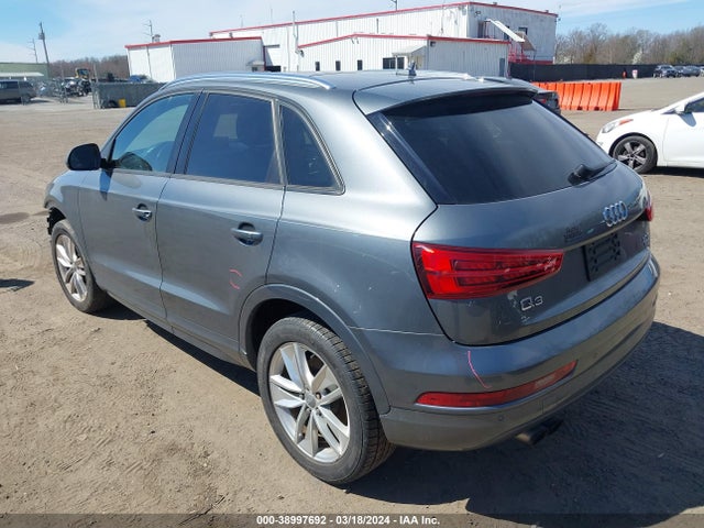 WA1ECCFS6HR006040 Audi Q3 2.0t Premium