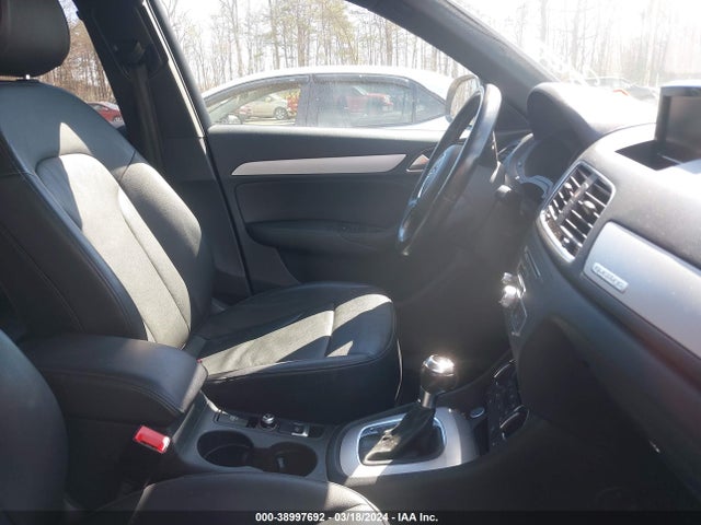 WA1ECCFS6HR006040 Audi Q3 2.0t Premium