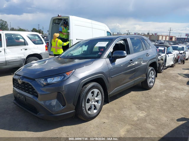Toyota RAV4 LE 2022 2T3K1RFV3NC203479 Image 2