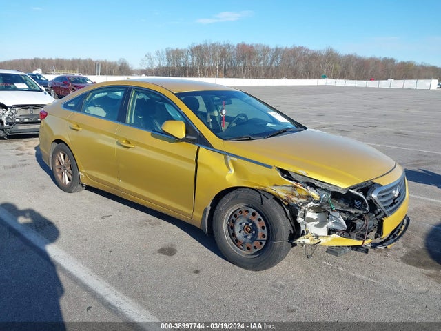 2015 5NPE24AF4FH070316 main image