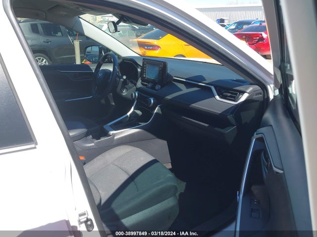 Toyota RAV4 LE 2020 2T3H1RFVXLW082066 Image 5