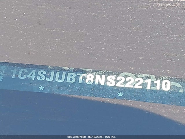 1C4SJUBT8NS222110 Jeep Wagoneer Series Ii 4x2