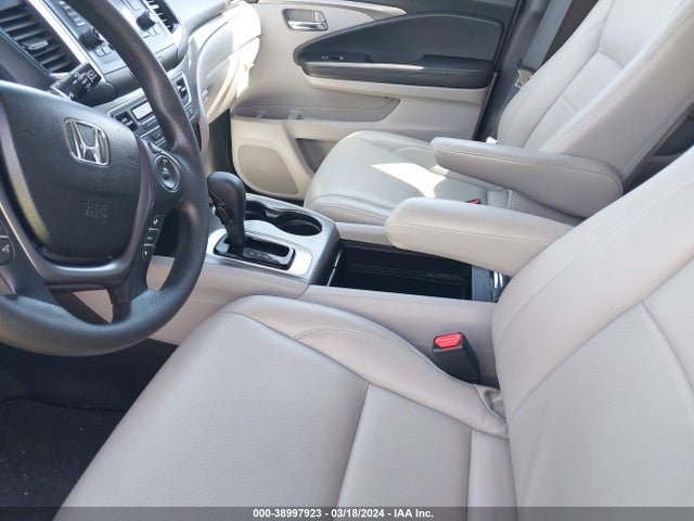 Honda PILOT LX 2018 5FNYF5H19JB028524 Image 5