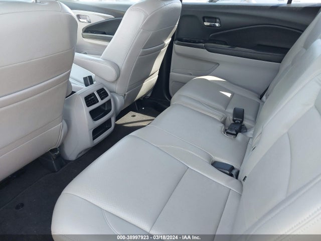 Honda PILOT LX 2018 5FNYF5H19JB028524 Image 8